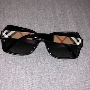 Burberry Sun Glasses